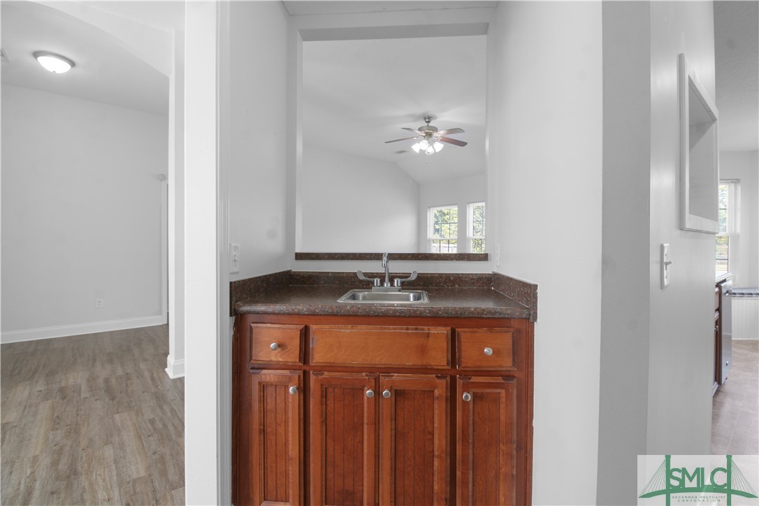 128 White Oak Road NE