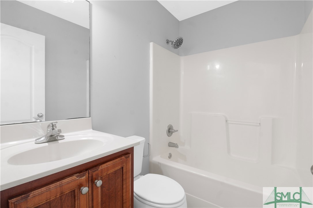 128 White Oak Road NE