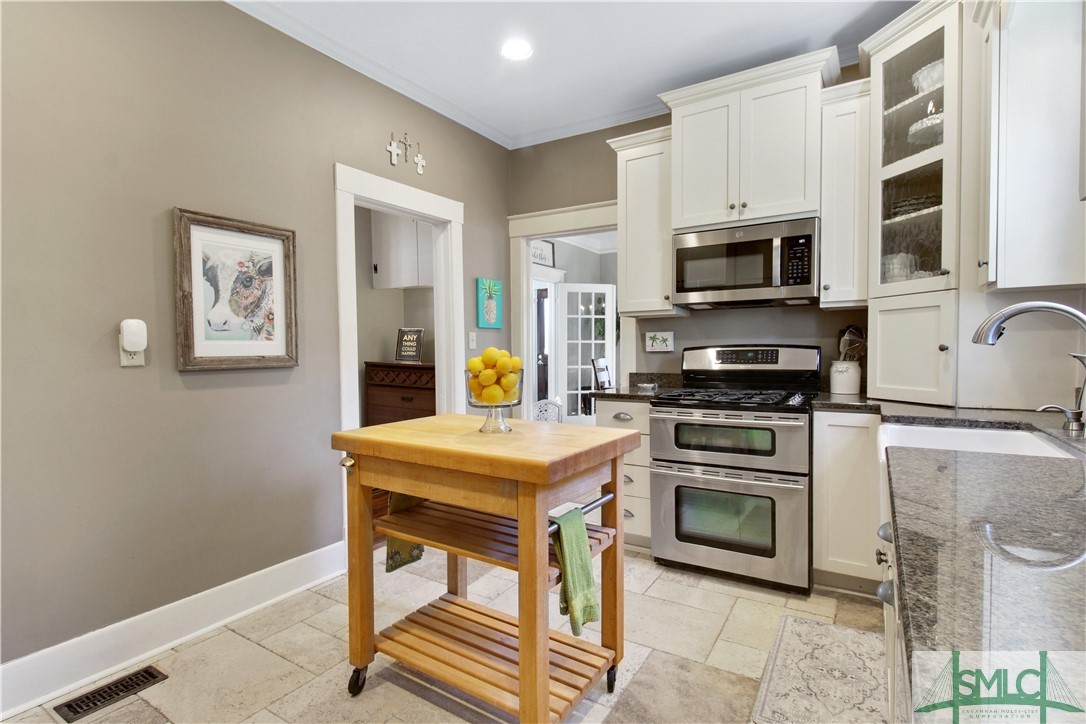 532 E 50th Street