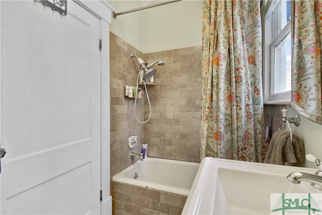 532 E 50th Street