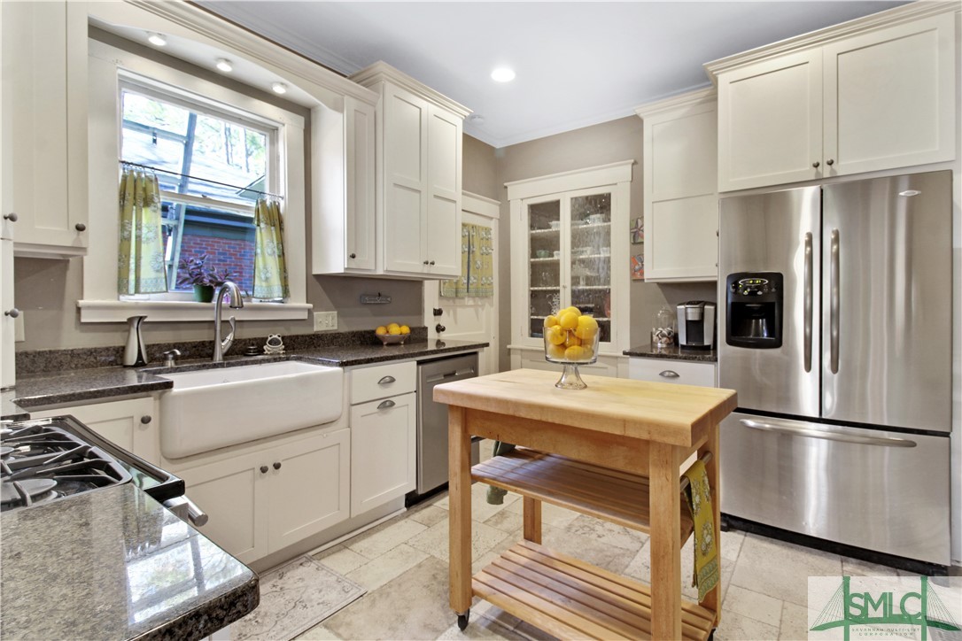 532 E 50th Street