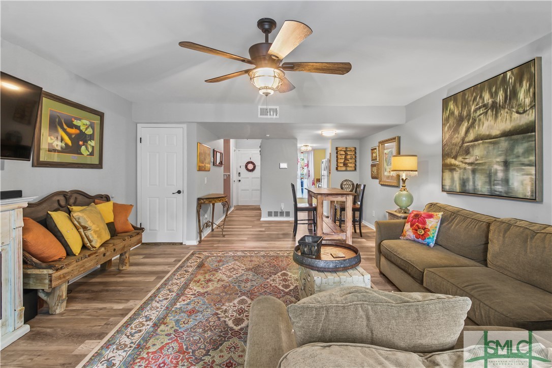 4 Knollwood Circle