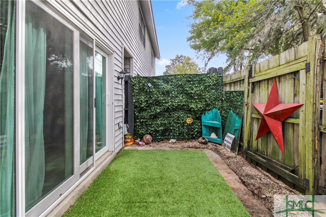 4 Knollwood Circle