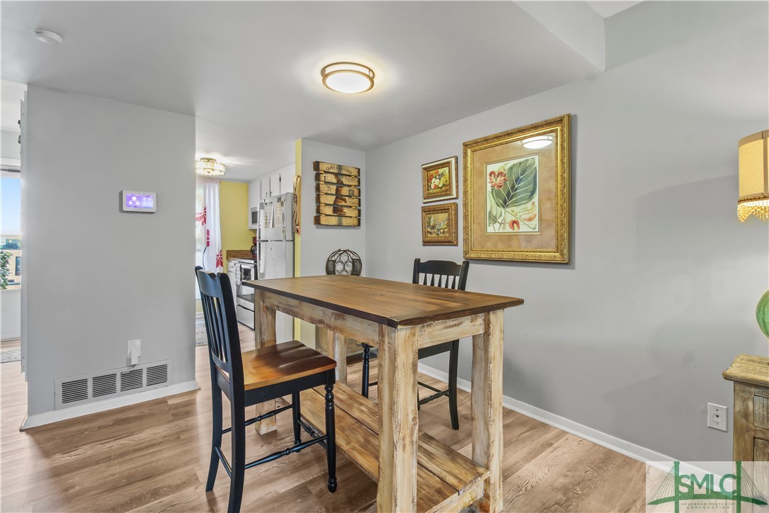 4 Knollwood Circle