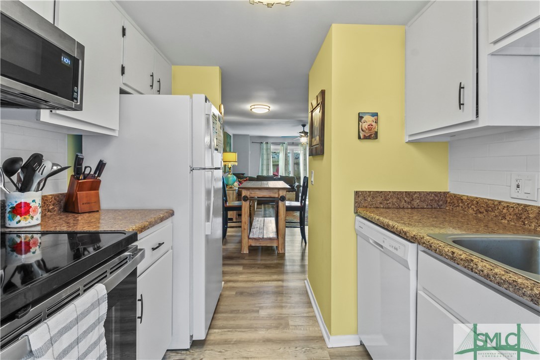 4 Knollwood Circle