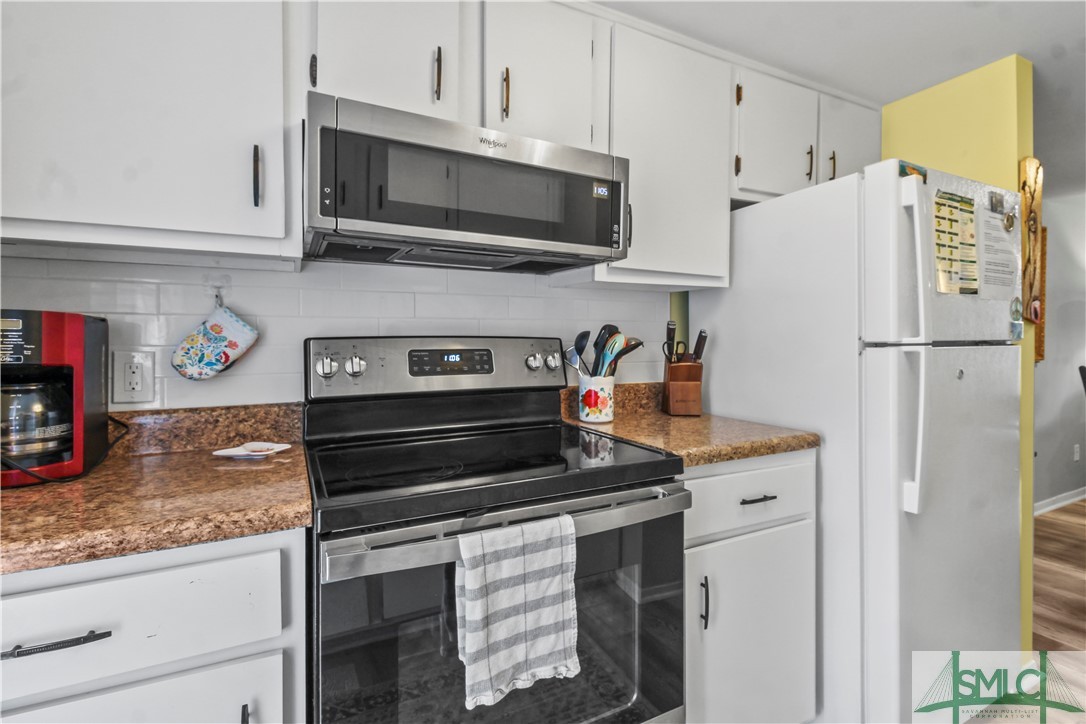 4 Knollwood Circle