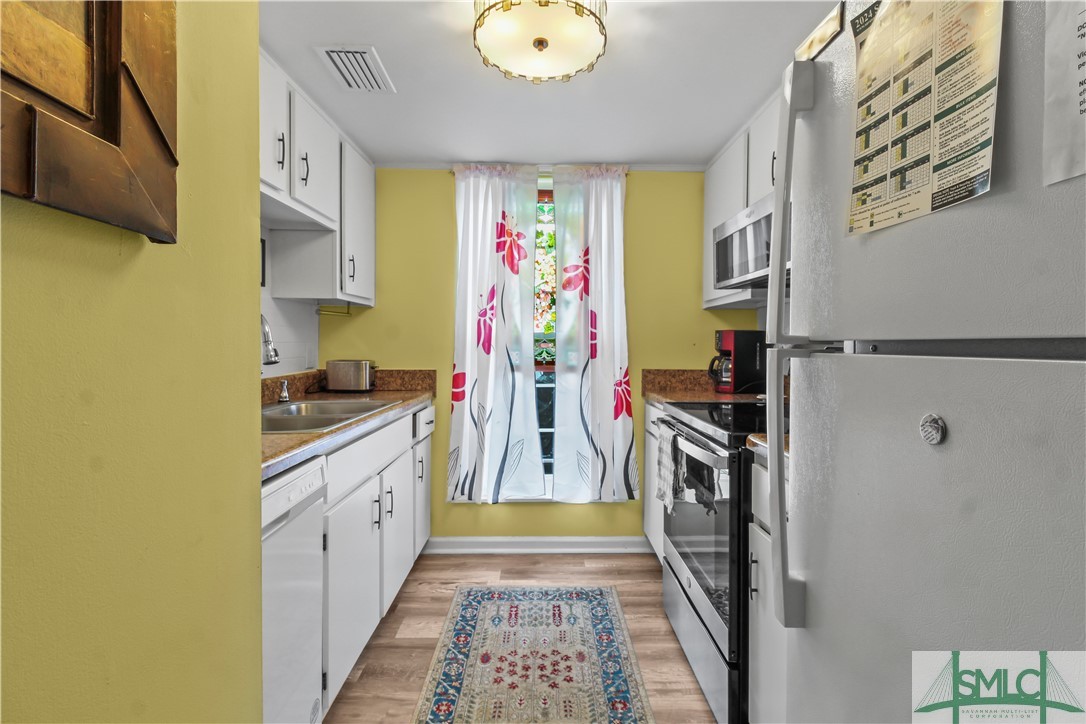 4 Knollwood Circle