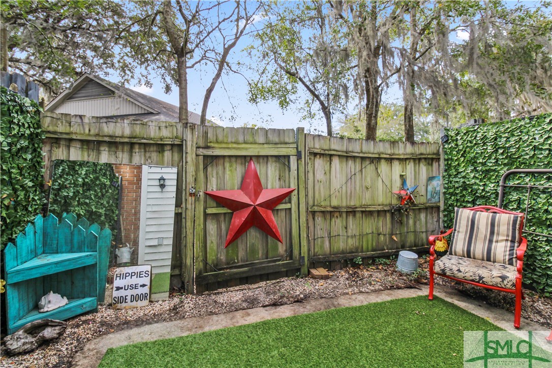 4 Knollwood Circle