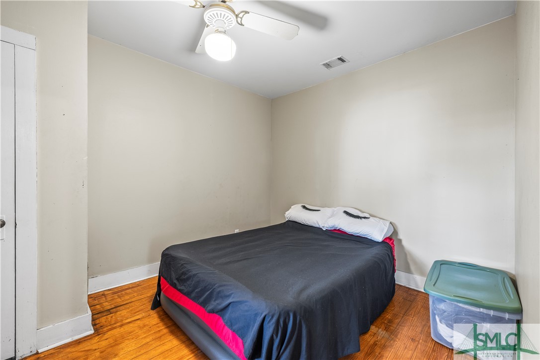 213 W Mendell Avenue