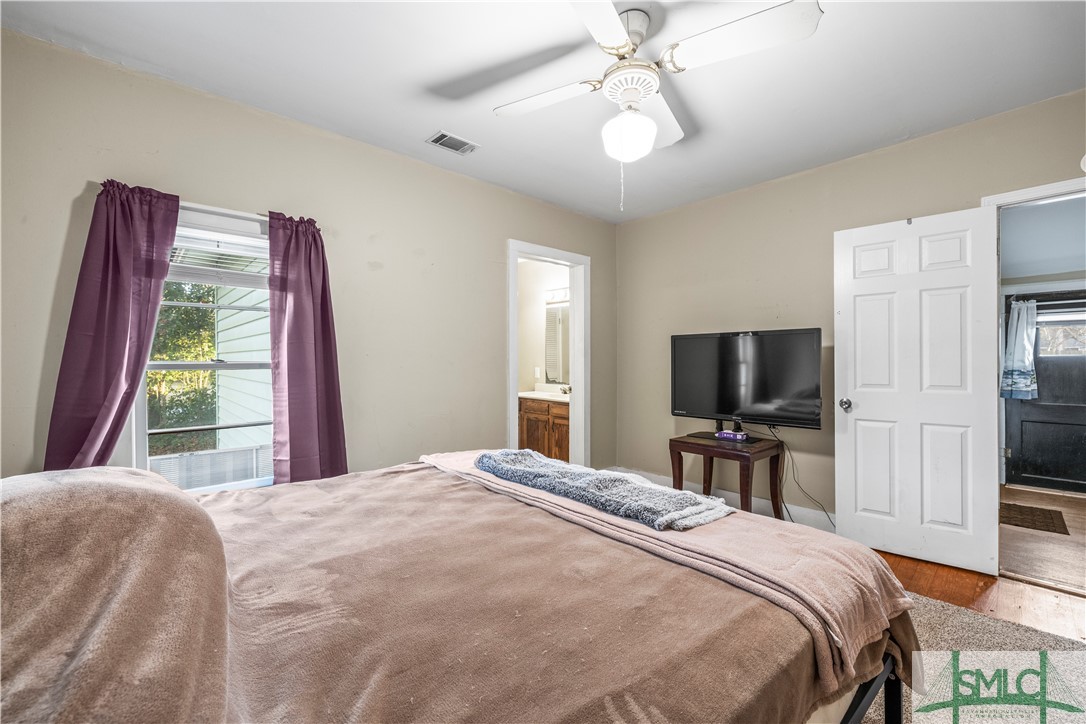 213 W Mendell Avenue