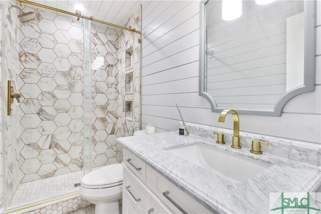 12502 Apache Avenue 15