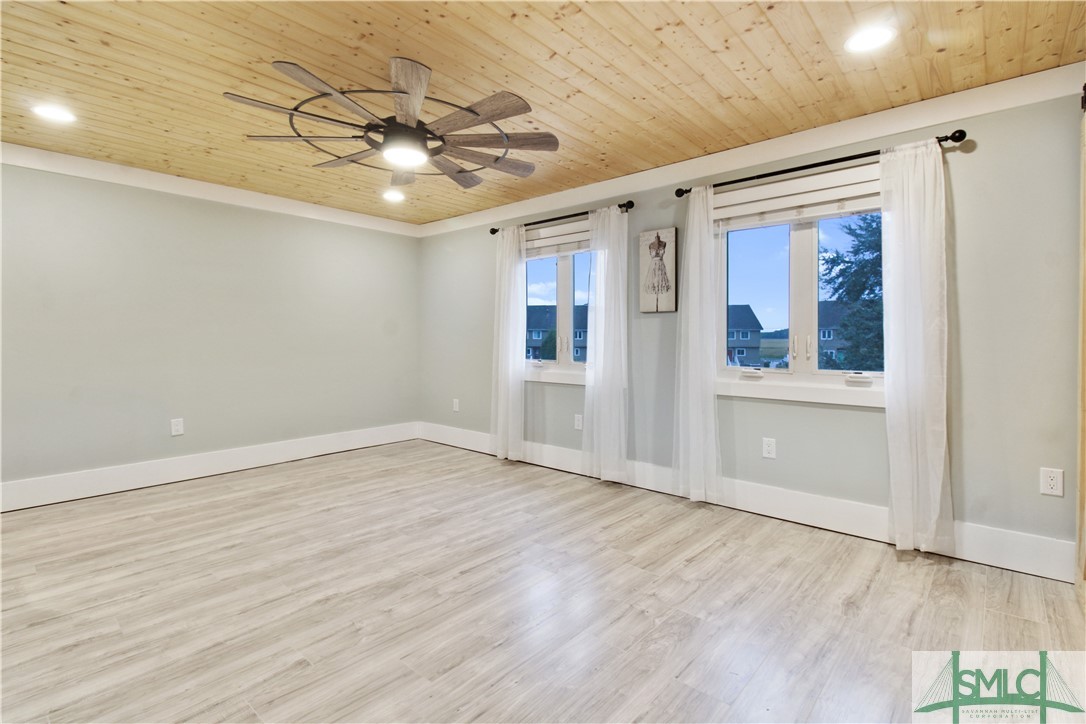 12502 Apache Avenue 15