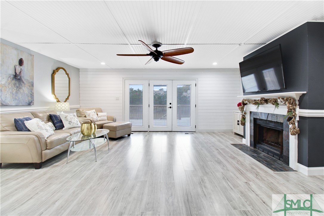 12502 Apache Avenue 15