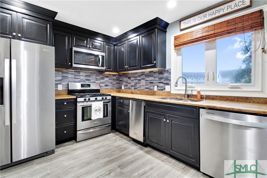 12502 Apache Avenue 15