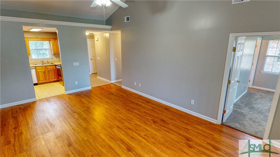 76 Al Henderson Boulevard F1