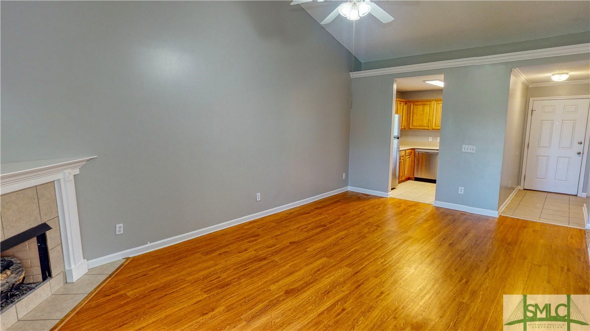 76 Al Henderson Boulevard F1