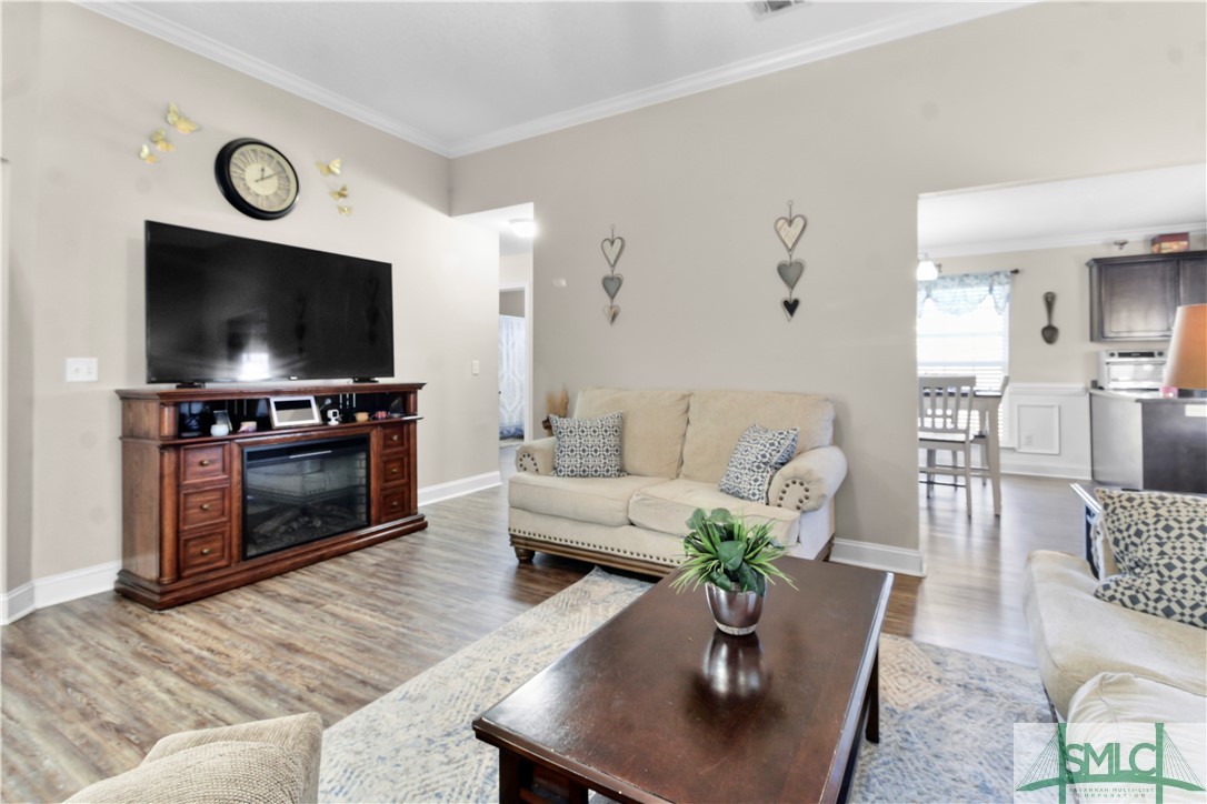 375 Manchester Court