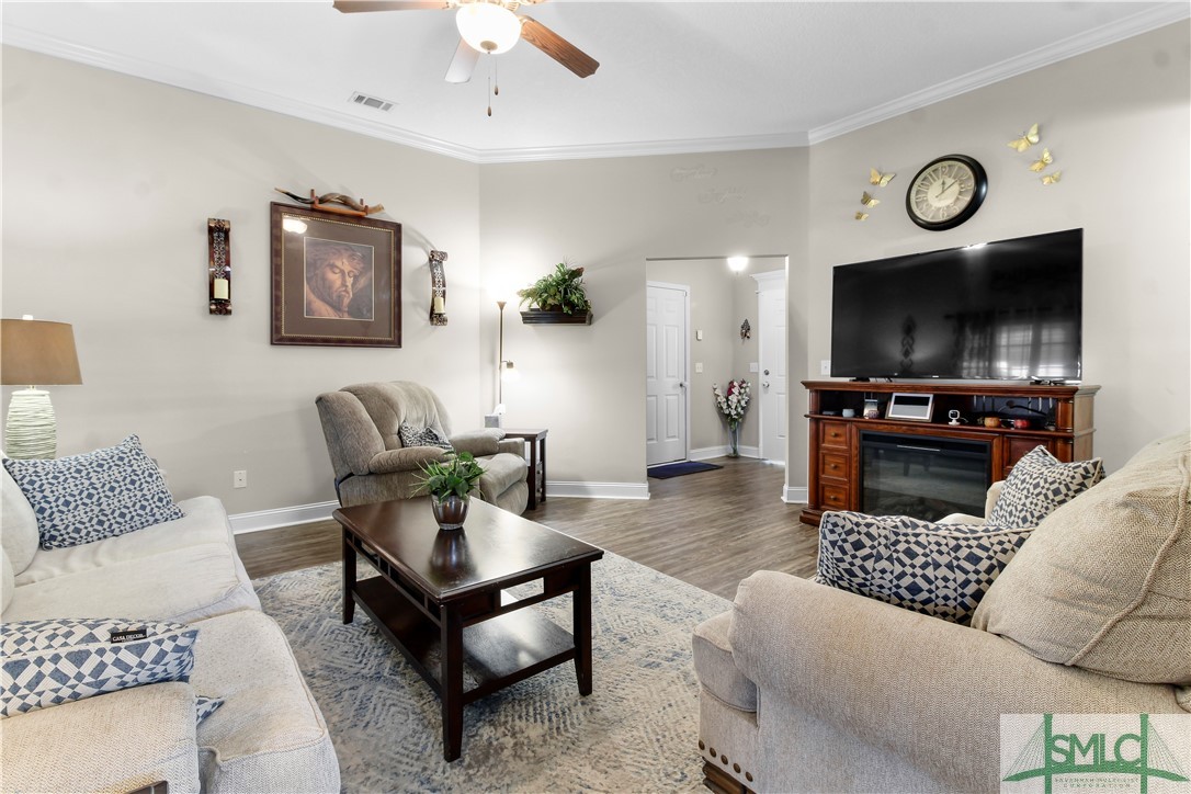 375 Manchester Court