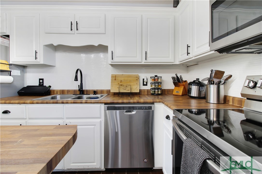 385 Winchester Way SE