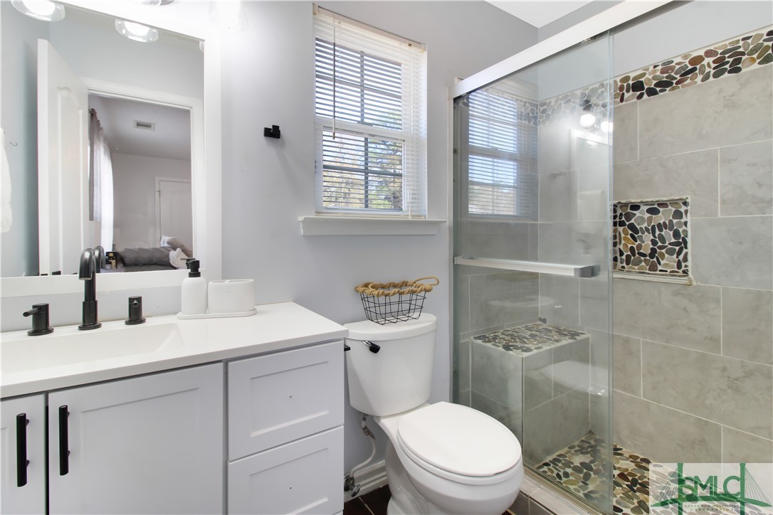 385 Winchester Way SE