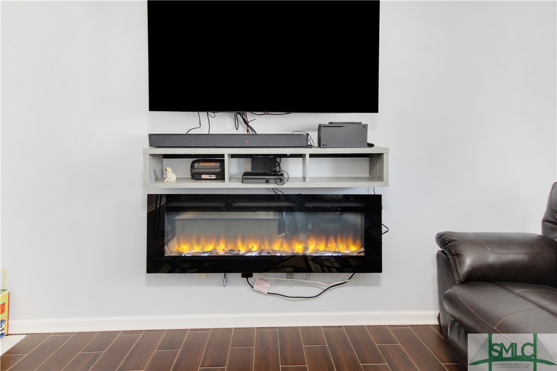 385 Winchester Way SE