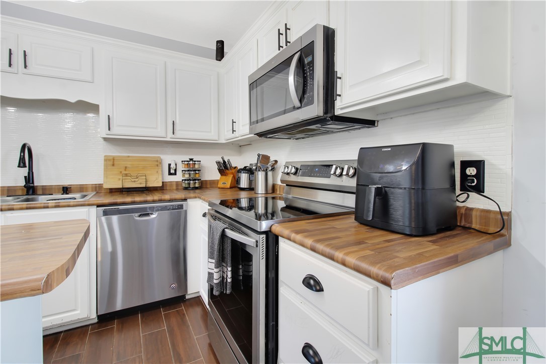 385 Winchester Way SE