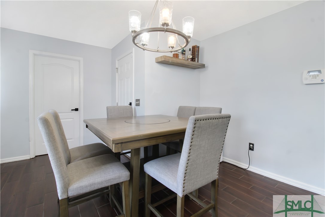 385 Winchester Way SE