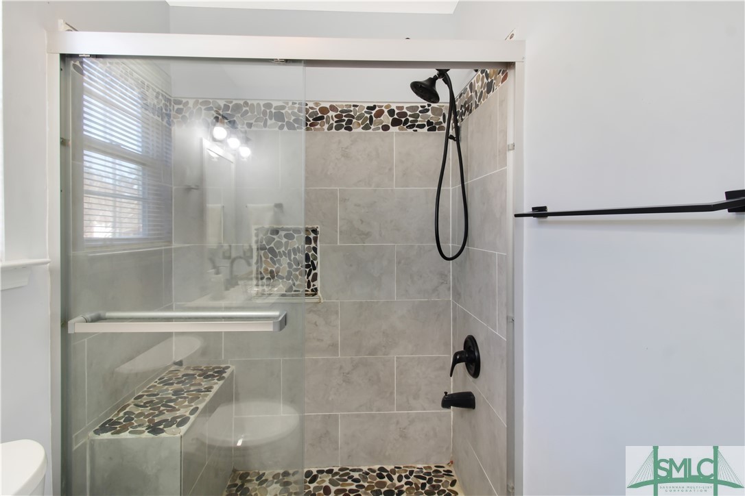 385 Winchester Way SE