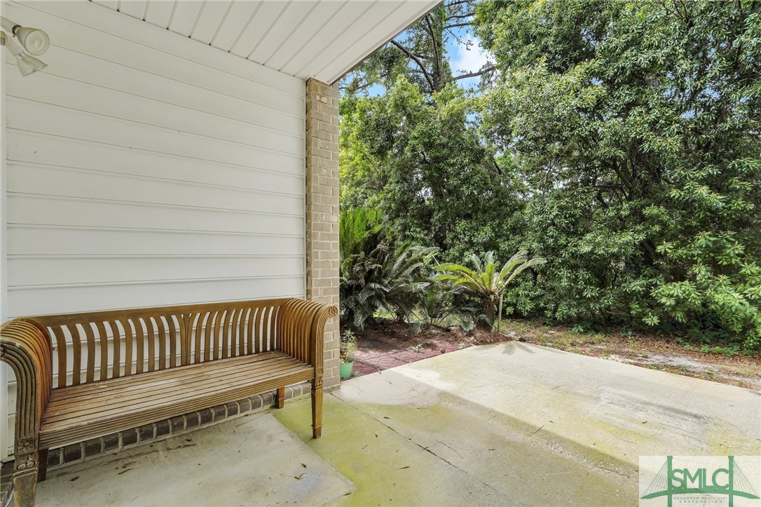 76 Al Henderson Boulevard E5