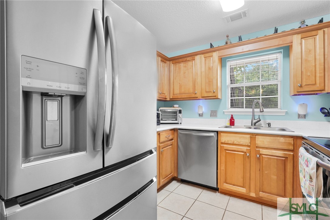 76 Al Henderson Boulevard E5