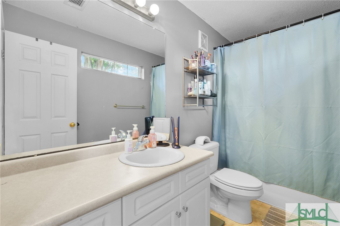 76 Al Henderson Boulevard E5