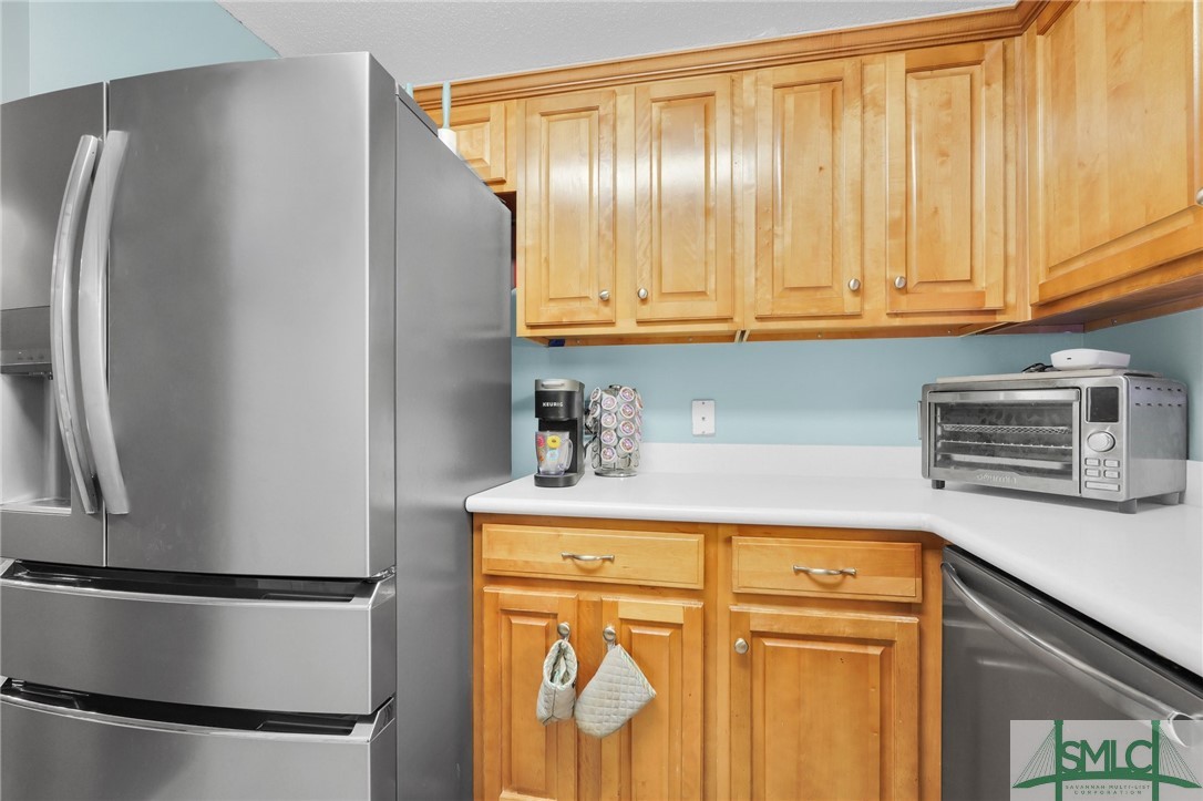 76 Al Henderson Boulevard E5