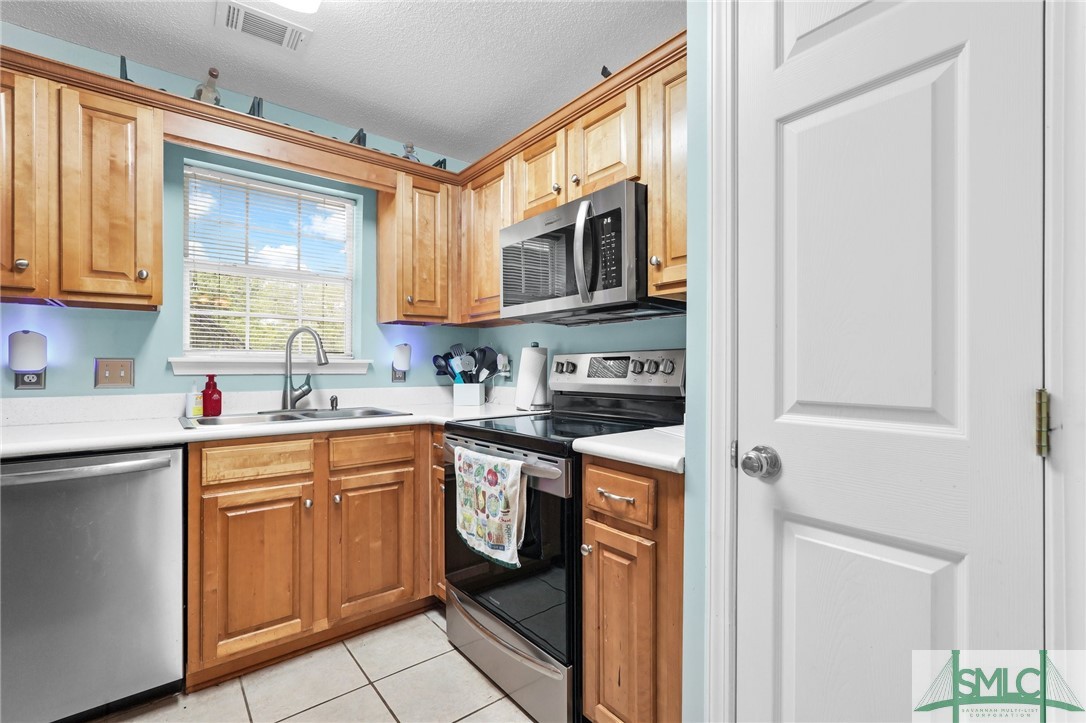 76 Al Henderson Boulevard E5