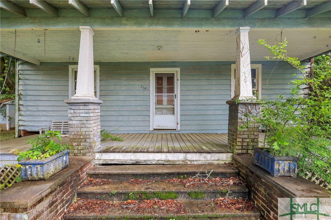 214 N Newton Street
