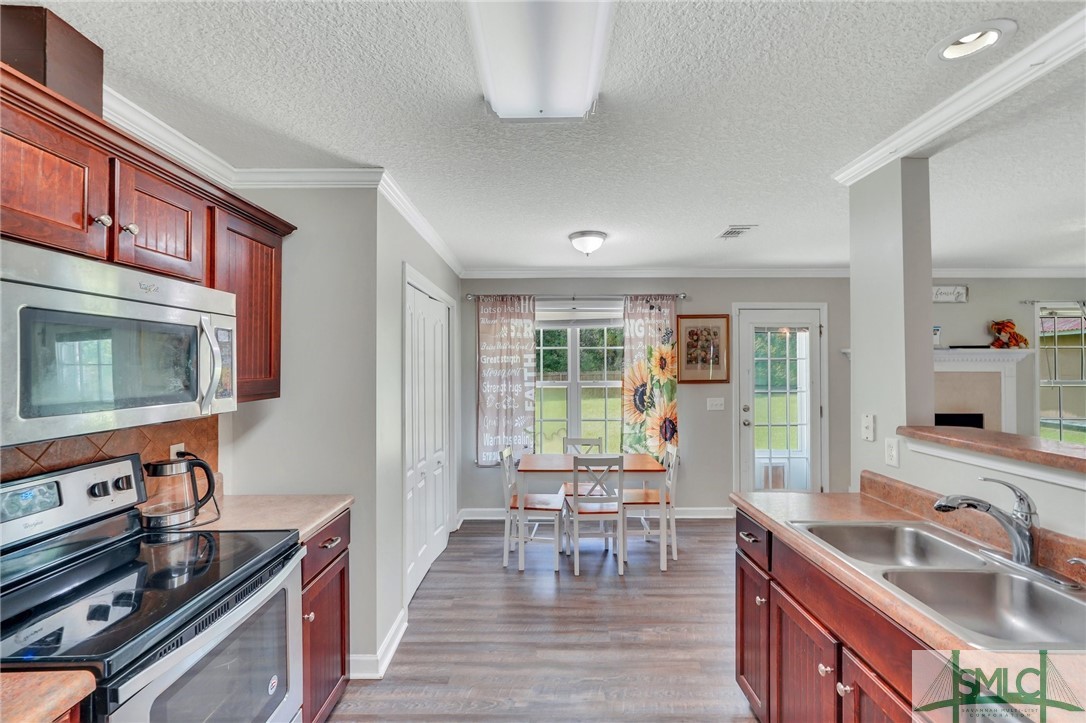 306 Carson Street NE