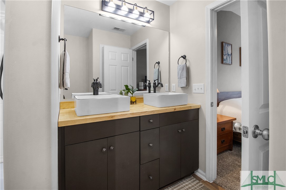 168 Lakepointe Drive