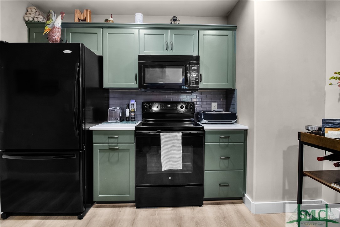 168 Lakepointe Drive