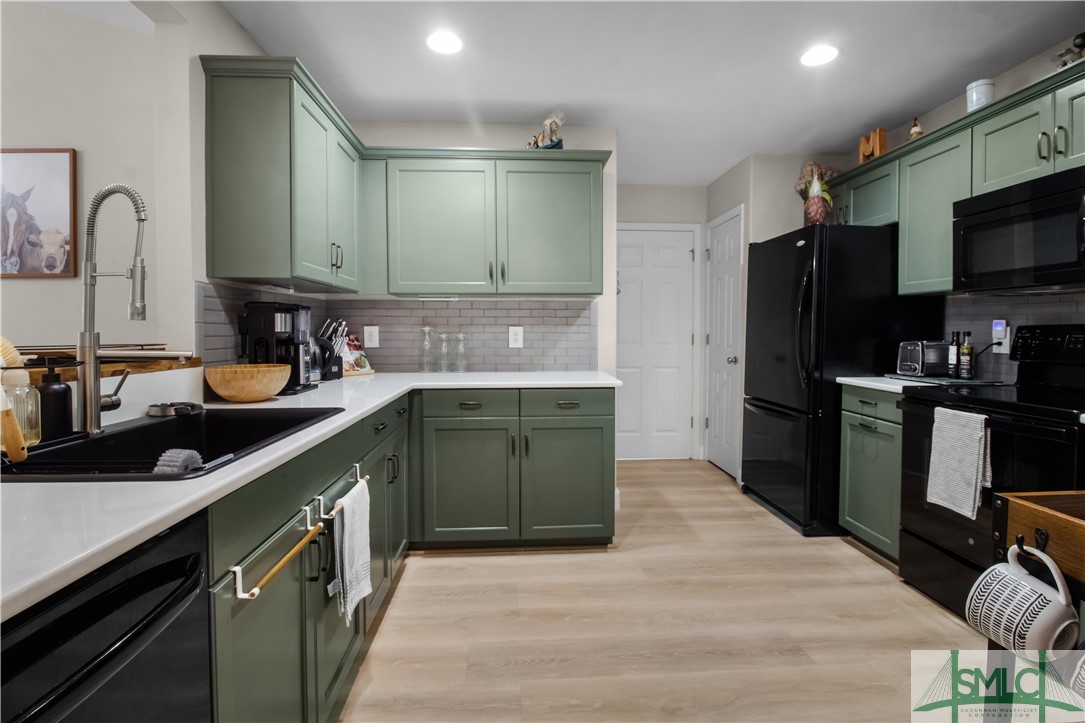 168 Lakepointe Drive