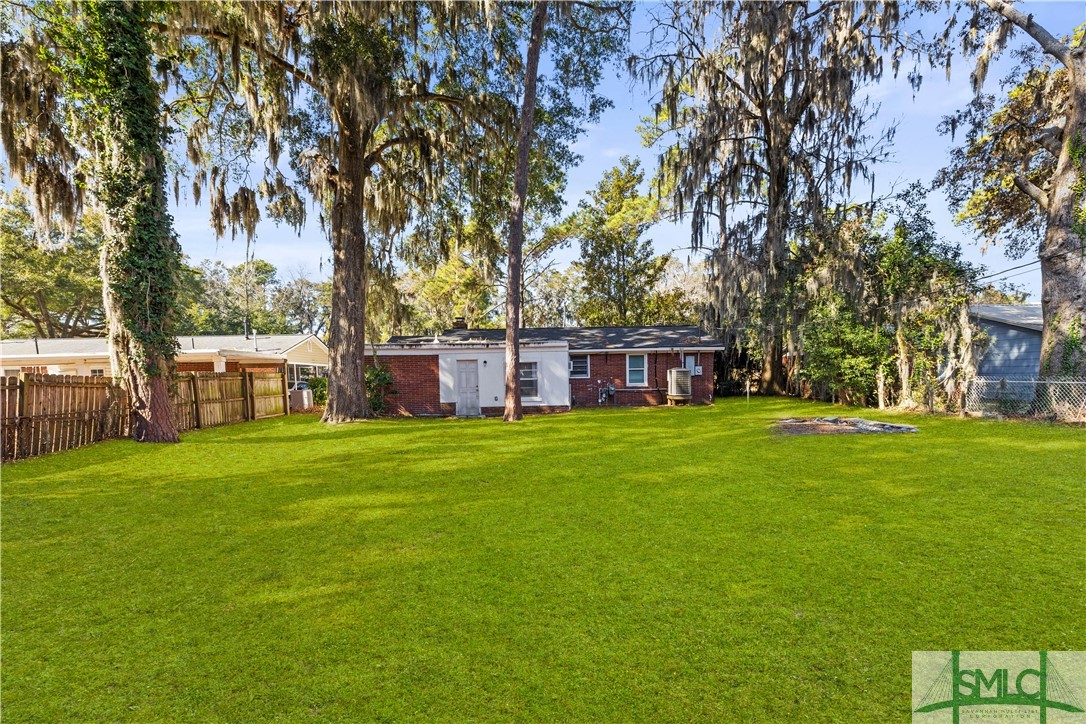 8426 Cresthill Avenue