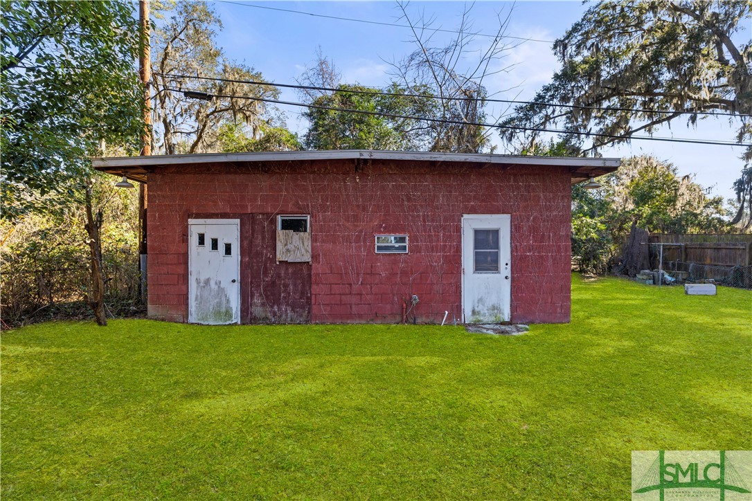 8426 Cresthill Avenue