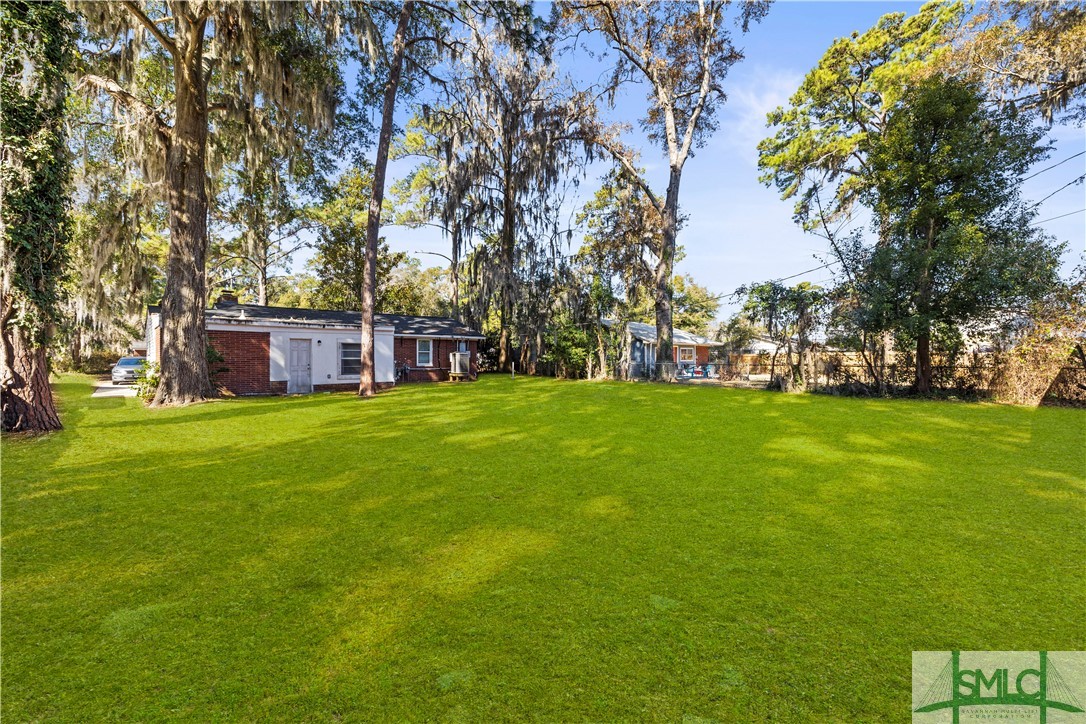 8426 Cresthill Avenue