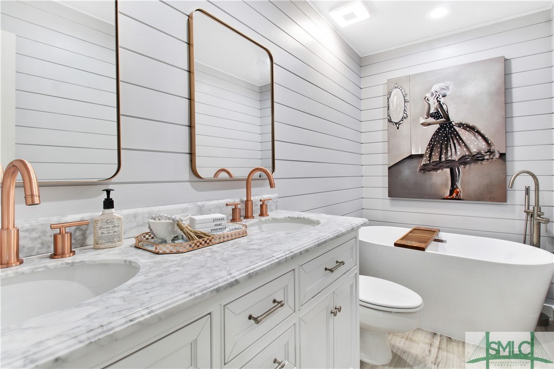 12502 Apache Avenue 15