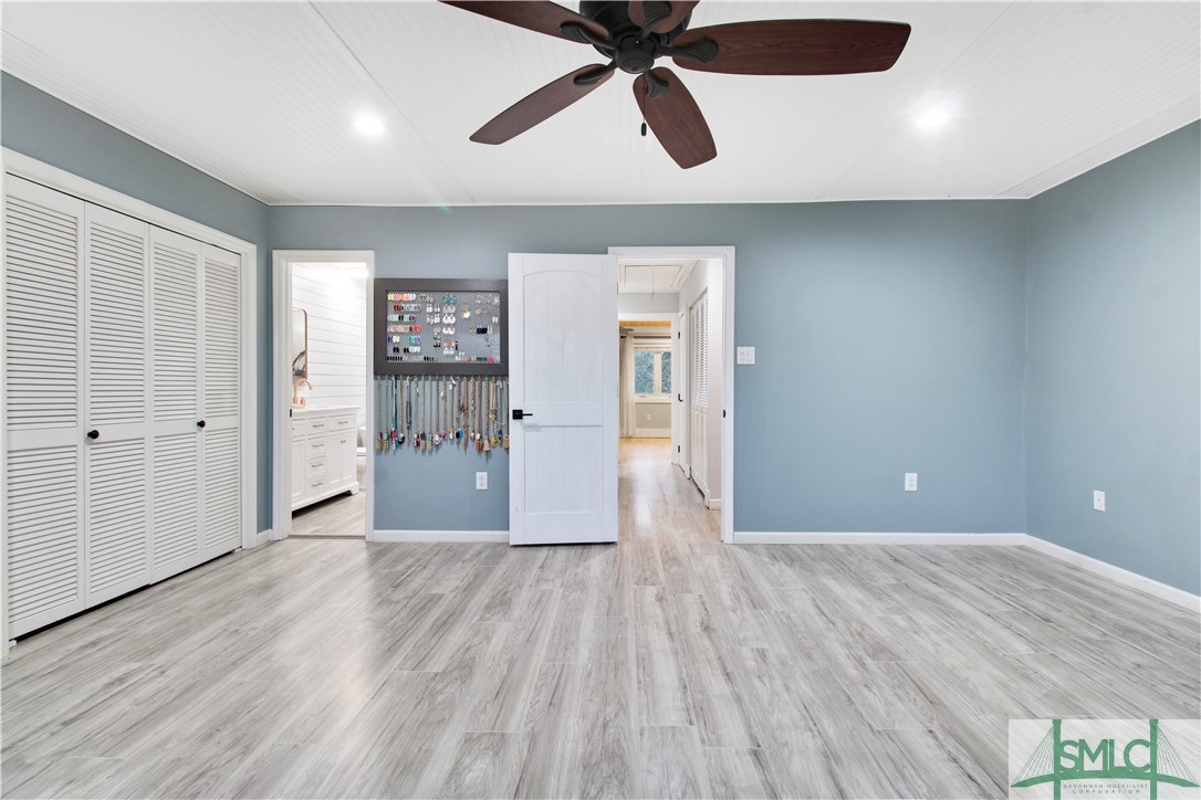 12502 Apache Avenue 15