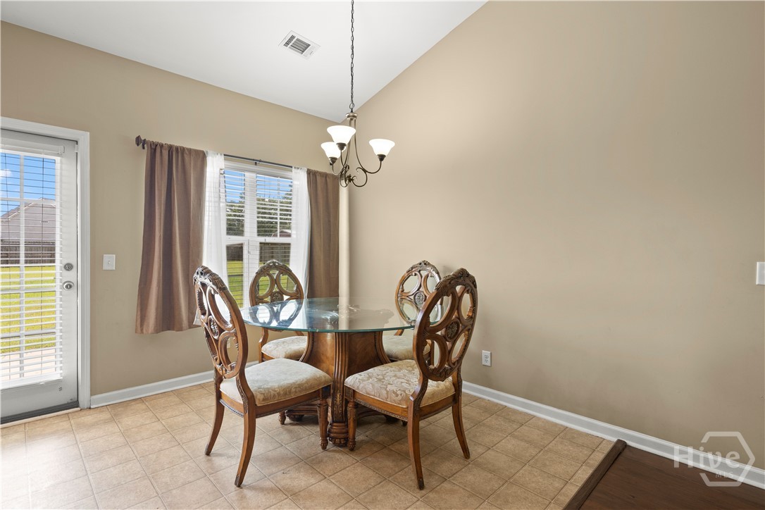 137 NE Highland Pony Way