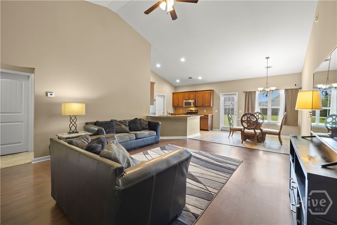 137 NE Highland Pony Way