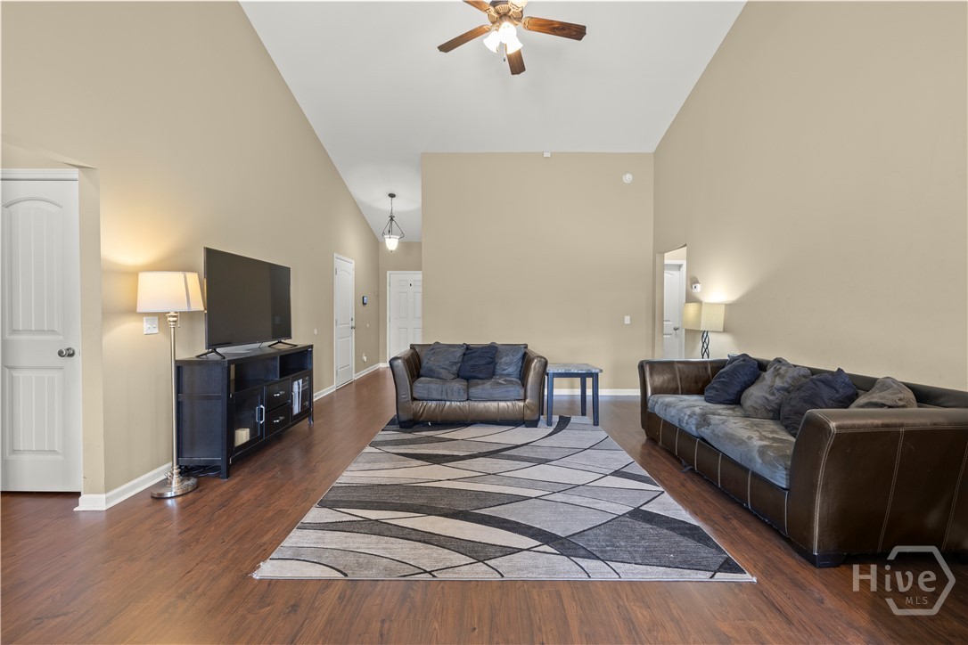 137 NE Highland Pony Way