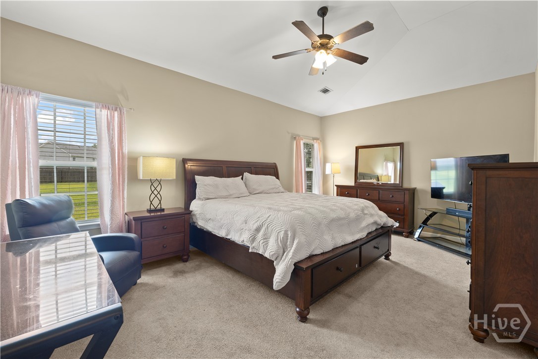 137 NE Highland Pony Way