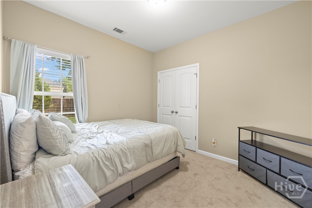 137 NE Highland Pony Way