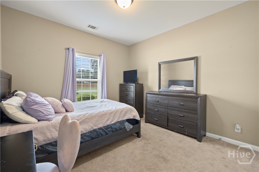 137 NE Highland Pony Way