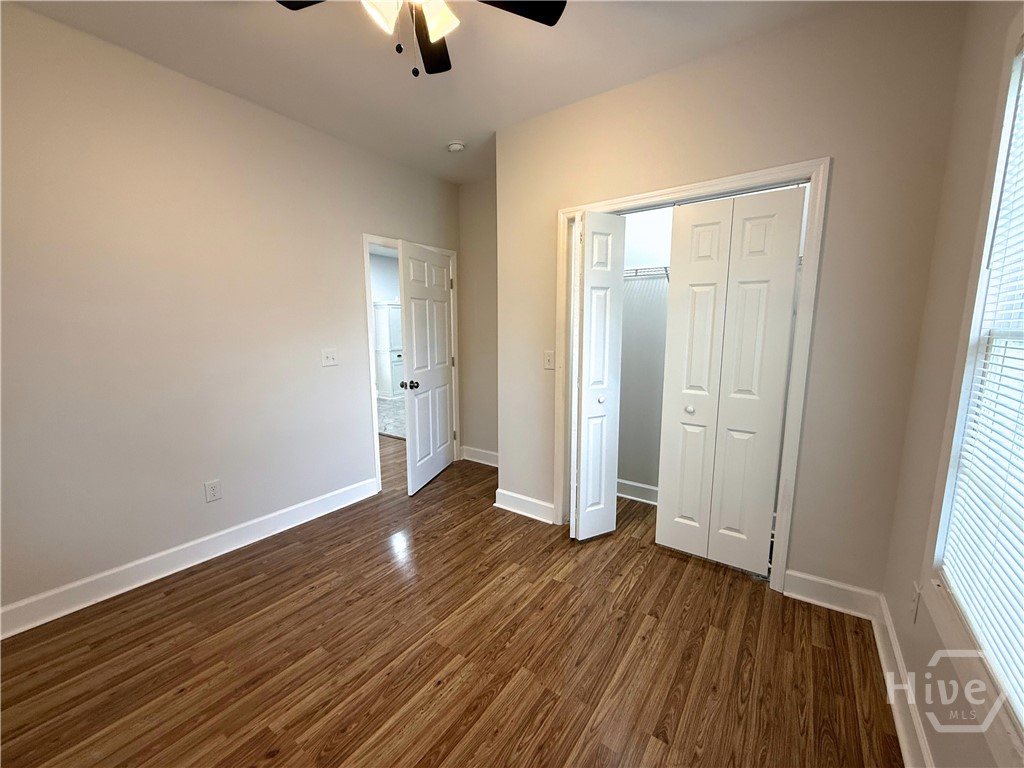 922 W 42nd Street